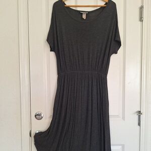 Iconic Luxe midi Dress size xl‎